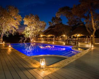 Vuyani River Lodge - Amanda - Piscina