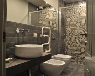 Locanda San Tomaso Affittacamere - Pietra Ligure - Koupelna