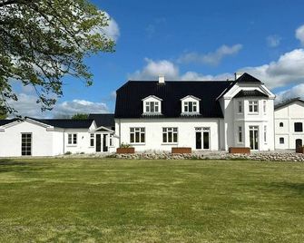 Estate in calm nature - Sorø - Building