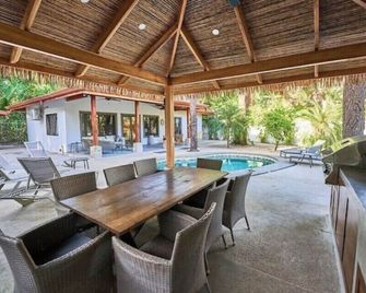 Casa Encanto - Centre Of Guiones 4bdrm Beach Villa - Nicoya - Patio