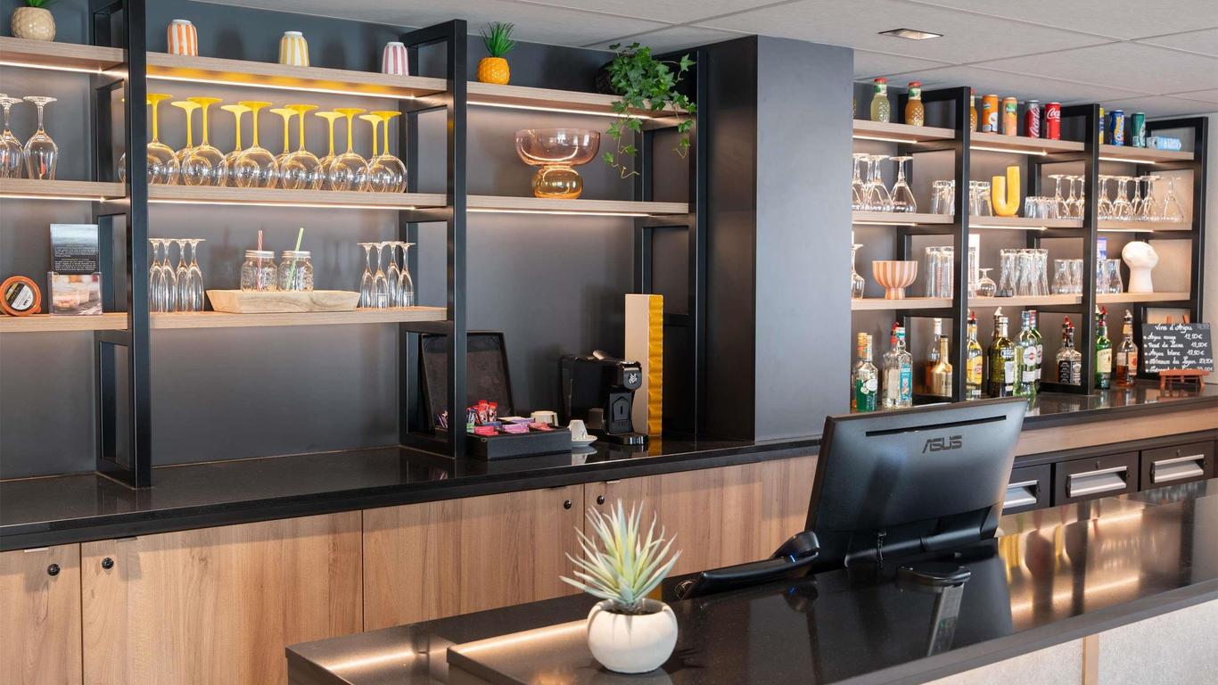 إيبيس ستايلز أنجرز سنتر جار