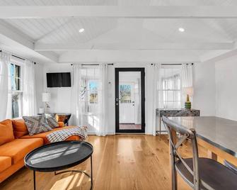 Escape to Your Tranquil Seaside Retreat at Clinton Beach Bungalows: Bungalow 1 - Clinton - Living room