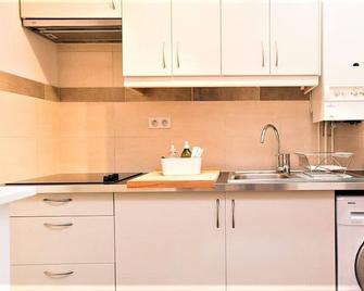 Appartement De Charme Au Coeur Du Centre - Tours - Kitchen