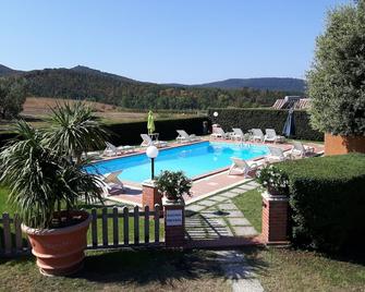 Agriturismo Galeazzi - Marsiliana - Piscina