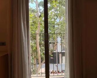 Hostal Rambla - Sant Boi de Llobregat - Balcon