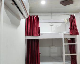 D'Yogi Rooms & Dormitory - Benarés - Habitación