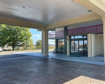 Millennium Inn - Hattiesburg - Lobby