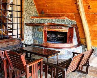 Samawati Lakeside Cottages - Nyahururu - Sala de jantar