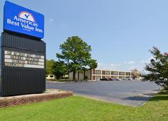 Americas Best Value Inn Wilson - Wilson - Bâtiment