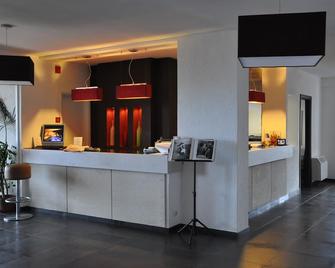 Hotel Sandalia - Nuoro - Rezeption