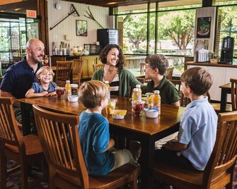 Williamsburg Woodlands Hotel & Suites, an official Colonial Williamsburg Hotel - Williamsburg - Restaurant