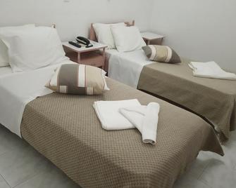 Serifos Beach Hotel - Livadi - Bedroom