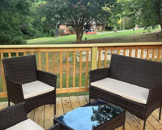 The Landing Spot - Seneca - Balkon