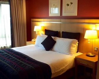 Serviced Apartments @ Liffey Valley Hotel - Clondalkin - Спальня
