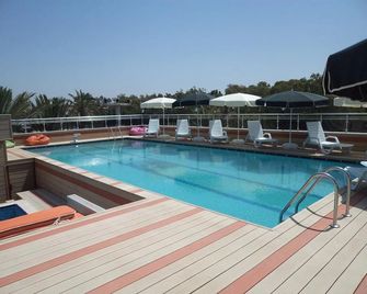 Zeus Hotel - Taşucu - Piscina