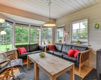 Holiday Home Liam - 800m to the inlet in Western Jutland by Interhome - Tarm - Sala de estar