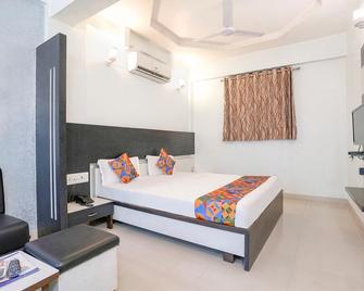 Skylon Hotel - Gandhinagar - Chambre