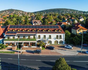 Laroba Wellness Hotel - Alsóörs - Clădire