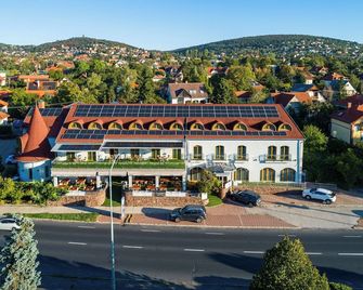 Wellness Hotel Laroba - Alsóörs - Edificio