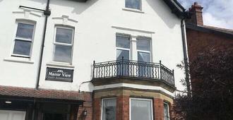 Manor View Guest House - Whitby - Building