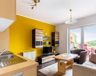 Modern Apartment In Wismar Near Baltic Sea - Wismar - Stue