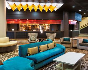 DoubleTree by Hilton Hotel Los Angeles Downtown - Los Angeles - Lounge