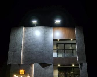 Hotel Chendura - Tiruchchendur - Building