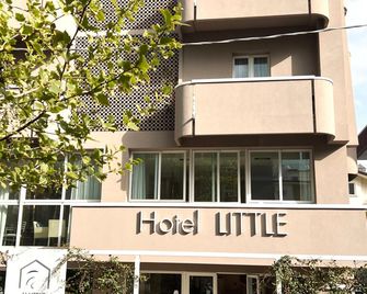Hotel Little - Rimini - Building