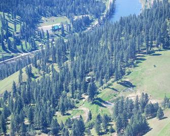 Peaceful, Private Cabin overlooking the Clearwater River. Dbl occ rates - Orofino - Outdoors view
