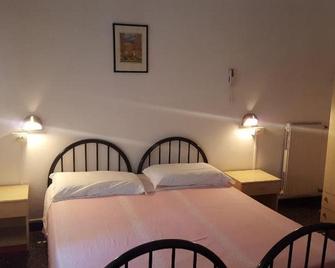 Hotel La Pineta - Cogoleto - Camera da letto