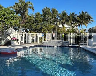 Sea Spray Inn - Lauderdale-by-the-Sea - Pool