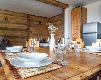 La cabane du cerf - Les Allues - Comedor