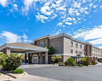 Best Western PLUS Abbey Inn - סנט ג'ורג' - בניין