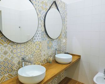 Terminal 1 Guest House - Nápoles - Baño