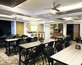 At The Pad Hotel And Resort - Angeles City - Restaurant