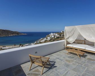 Far Out Hotel & Spa - Mylopotas - Balcon