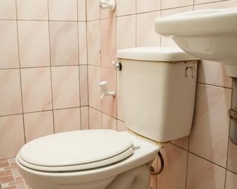 Gv Hotel - Valencia - Valencia City - Bathroom