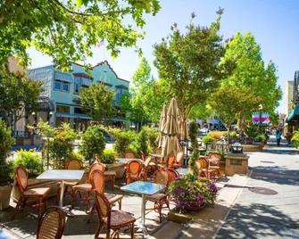 Modern Private Studio Near Downtown Mountain View! - Mountain View - Patio