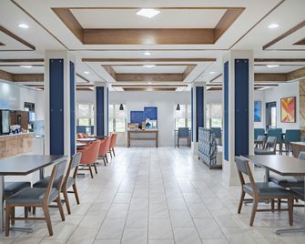Holiday Inn Express & Suites Pratt By IHG - Pratt