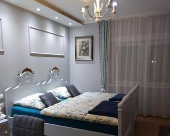 Villa Lucia - Apartments&Rooms - Slavonski Brod - Habitación