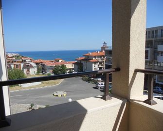 هوتل ساوث نايتس - سفيتي فلاس - شرفة