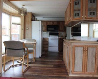 Extended stay in Downtown Prairie City. - Prairie City - Kitchen