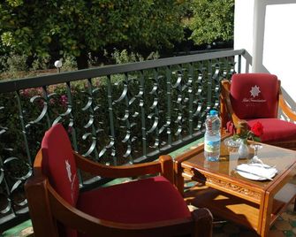 Hôtel Transatlantique Meknes - Meknes - Balcón