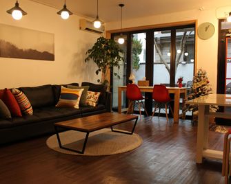 Bunk Guesthouse Hongdae - Seoul - Living room