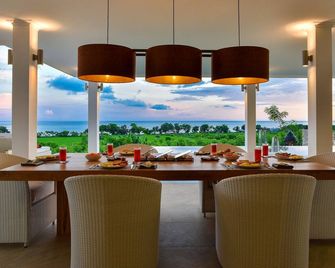 Deep Blue Villa - Banjar - Restaurante