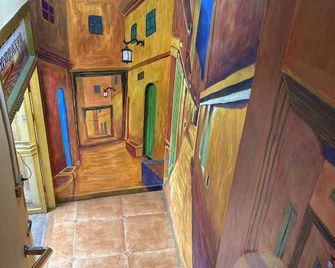 Western Style Homestay - Kashgar - Hallway