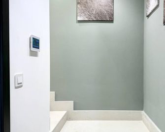 Elorina Home Suite - Carrozziere - Pasillo