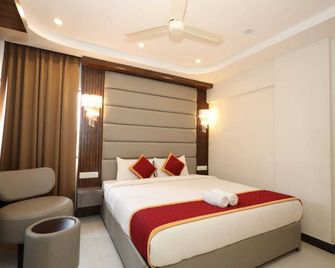 7th Heaven Hotel Apartments - Udupi - Bedroom