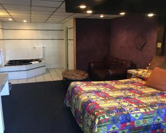 Midway Inn & Suites - Oak Lawn