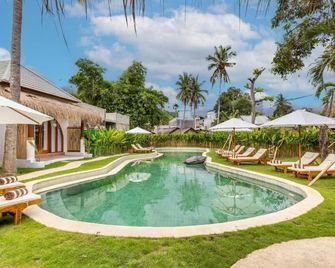 Roh Villas Kuta Lombok - Kuta - Zwembad